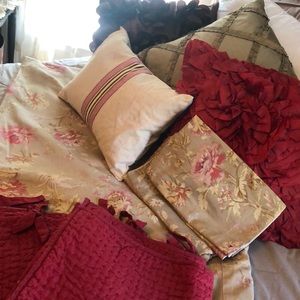 PotteryBarn King Duvet cover set